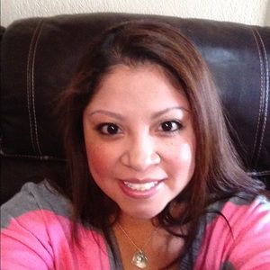 Meet your Posher, Adelina