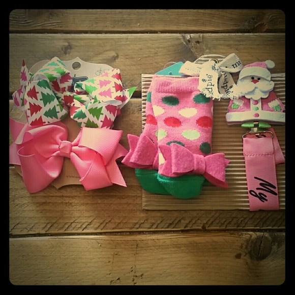 Mud pie bows and socks