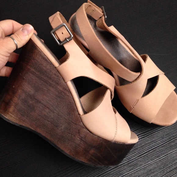 Joie wedges size 39 leather wood gorgeous!!