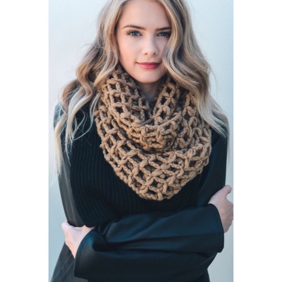 Boutique Accessories - ❗️CLEARANCE❗️Boho Mocha Chunky Knit Infinity Scarf
