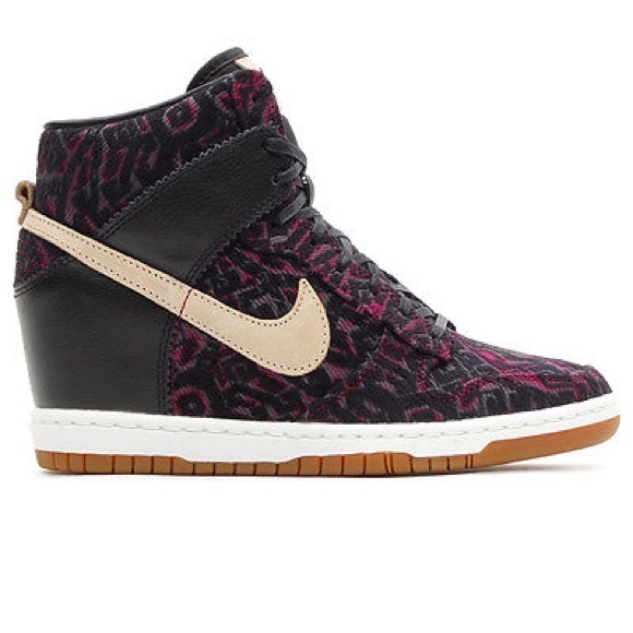 Nike Lace Up High Top Sneakers