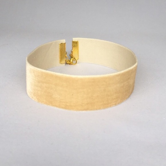 In The Nude Velvet Choker - Picture 3 of 4