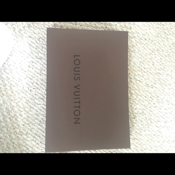 Louie box and dust bag