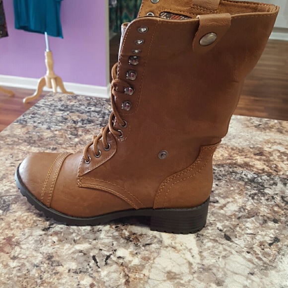 Multi-wear combat boot. Wear folded or unfolded - Picture 4 of 4