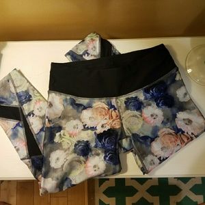 MPG Floral Capri Leggings