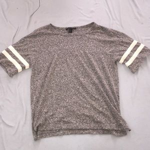 ⚡️🌸 F21 Striped Sleeve Tee | XS