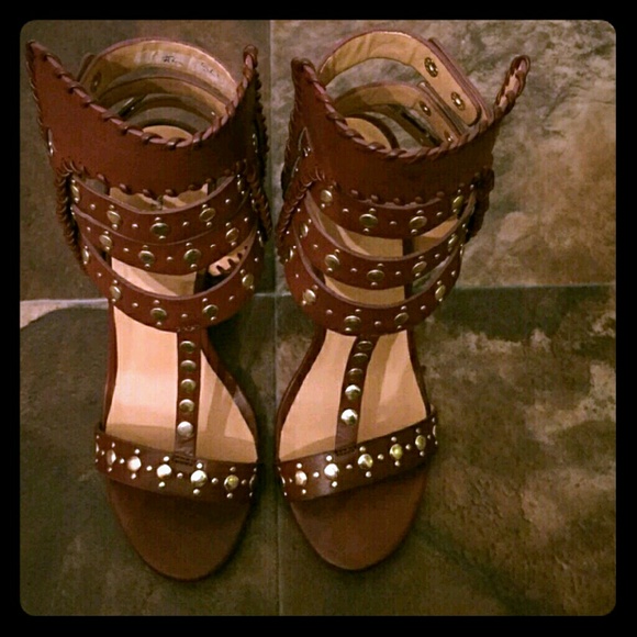 ONE DAY SALE Justfab brown sandals - Picture 1 of 4