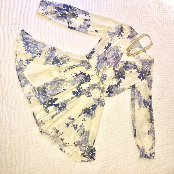 Beautiful floral dress!