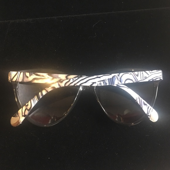 Cat eye sunglasses - Picture 2 of 3