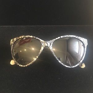 Cat eye sunglasses
