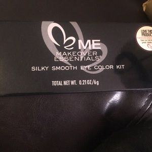 Eye shadow color kit