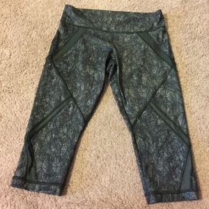 Lululemon sold out crop leggings sz 8