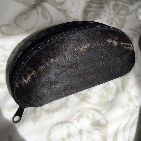 Glasses holder