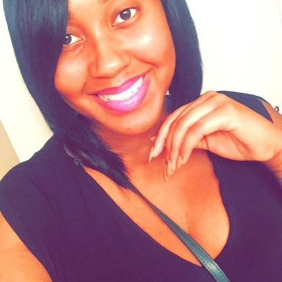 Meet your Posher, Alexis'