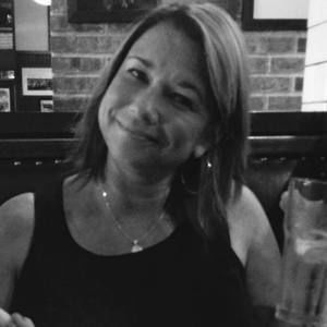 Meet your Posher, Larissa