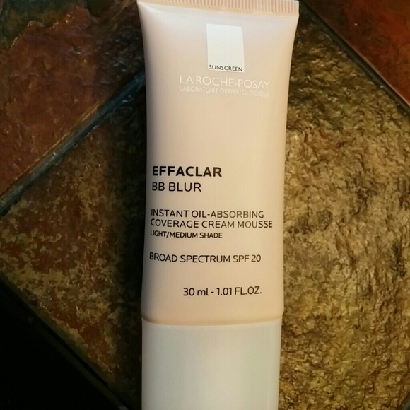 LAROCHE-POSAY EFFACLAR BB BLUR Facial Sunscreen