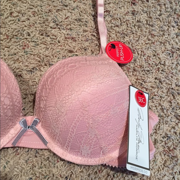 Pink lace perfect push-up underwire bra - Picture 2 of 3