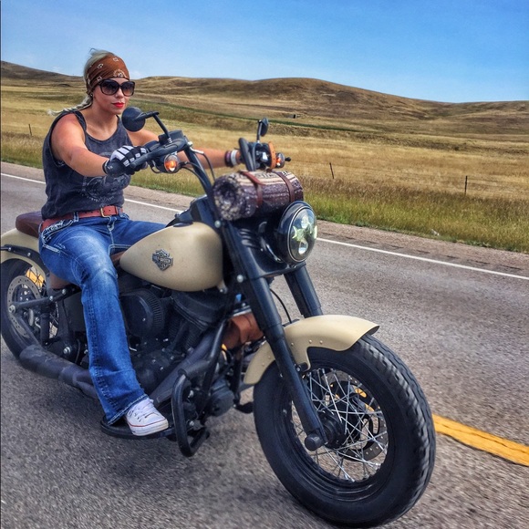 HEY Y'ALL! 👋🏻💁🏼 - Picture 5 of 8