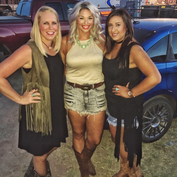 HEY Y'ALL! 👋🏻💁🏼 - Picture 7 of 8