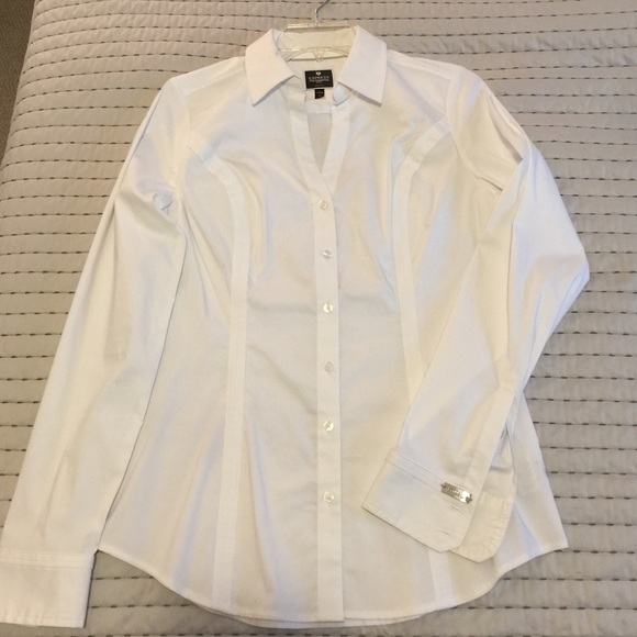 Express "the essential" fitted blouse