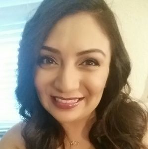 Meet your Posher, Monique