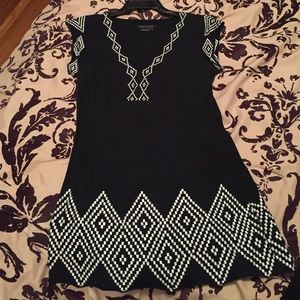 BCBG black and white tunic