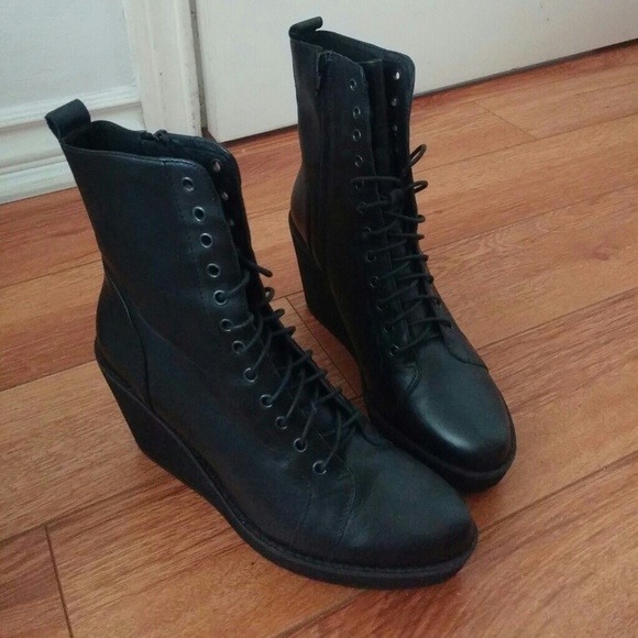 Venilla Suite Leather Lace-Up Wedge Bootie size 37