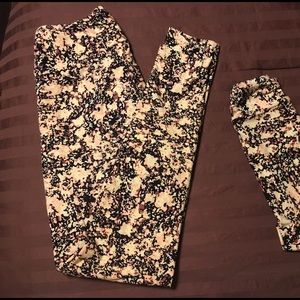 OS leggings worn 1x. Perfect condition.