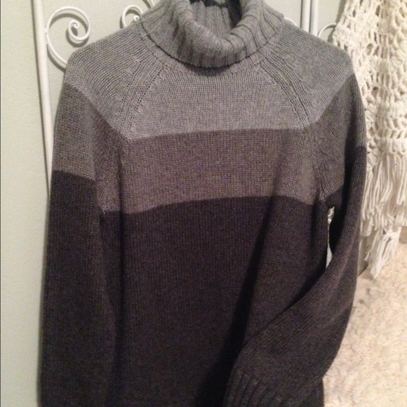 ⛷H&M Shades of Gray Sweater⛷