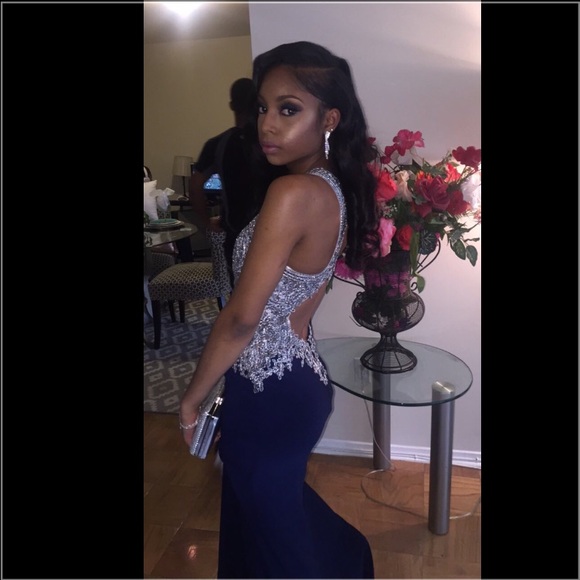 Evening / prom gown - Picture 1 of 4
