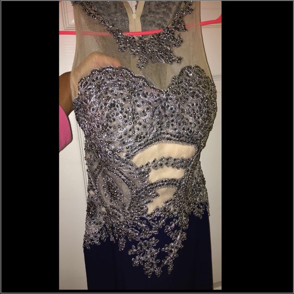 Evening / prom gown - Picture 4 of 4