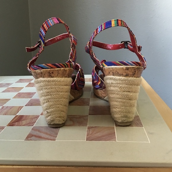 Wedge heels with stripe print - Picture 3 of 3