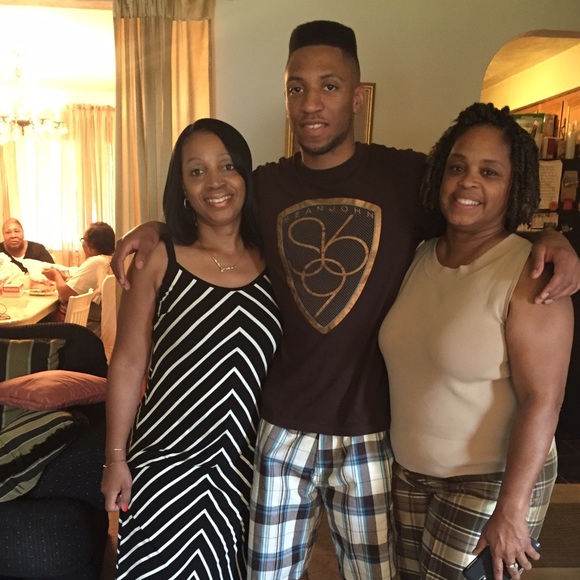 Meet your Posher, Anita - Picture 3 of 4