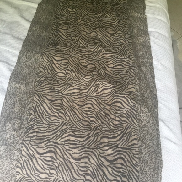 Scarf - Picture 2 of 2