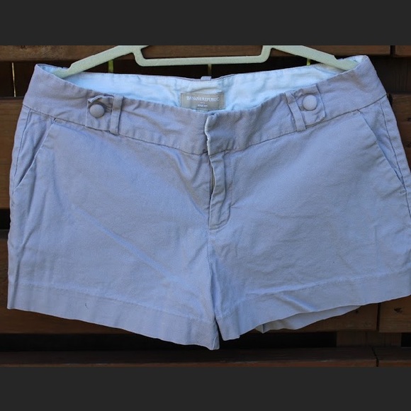 Banana Republic Ryan Fit khaki shorts