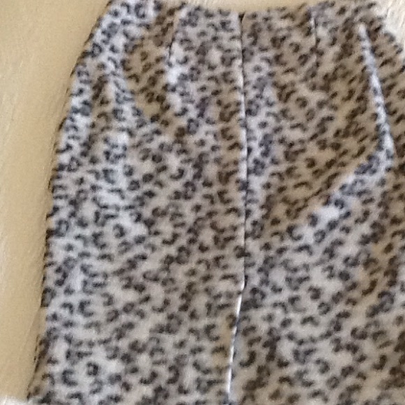 Final sale Size 6p new Ann Taylor wool blend skirt - Picture 2 of 4