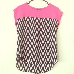 💕Cute black&white chevron high low top with pink!