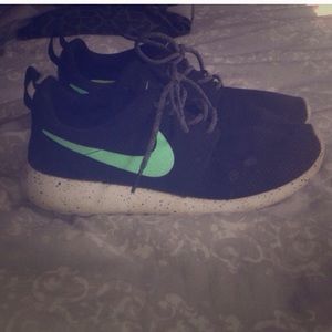 Nike roshes