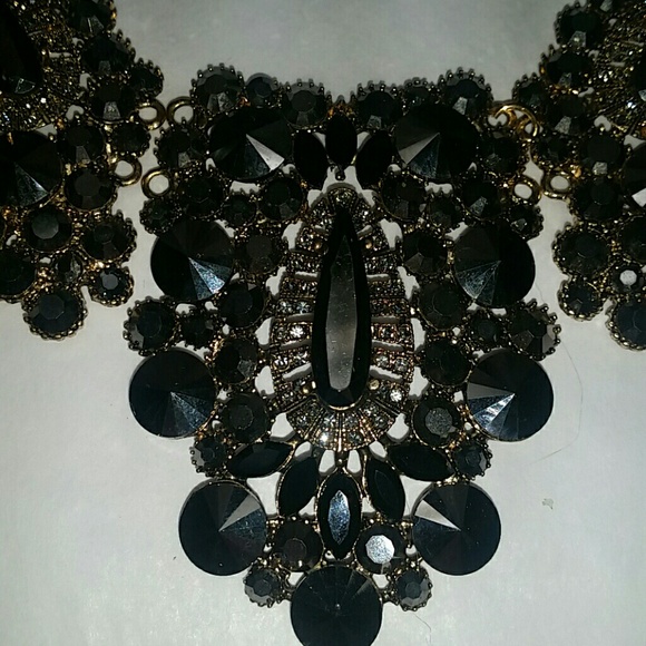 Natasha bold statement necklace brown gold - Picture 3 of 3