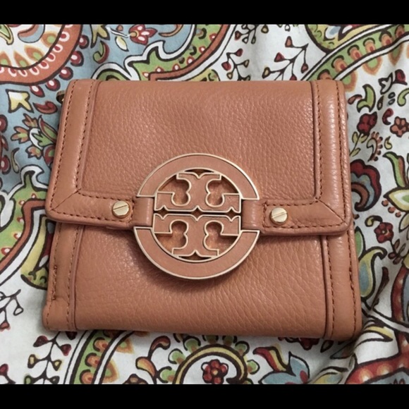 Tory burch wallet