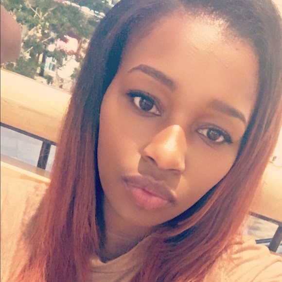 Meet your Posher, L'Tecia