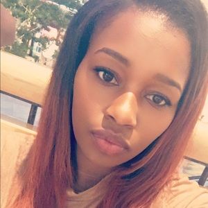 Meet your Posher, L'Tecia