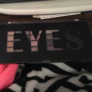 EUC profusion eyes palette eyeshadow like new EUC profusion eyes palette eyeshadow like new