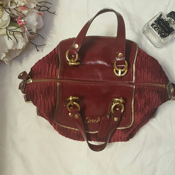 77 off Coach Handbags 🍷FINAL PRICE Wine Colored Coach Purse from An
