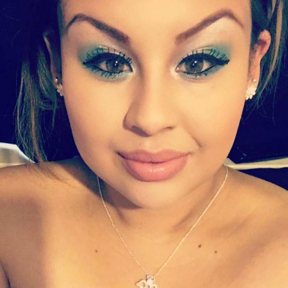 Meet your Posher, Crystal