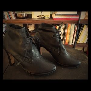 Repetto Black Leather lace-up heals