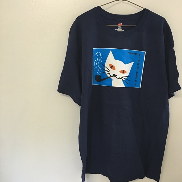 Hanes cat t-shirt