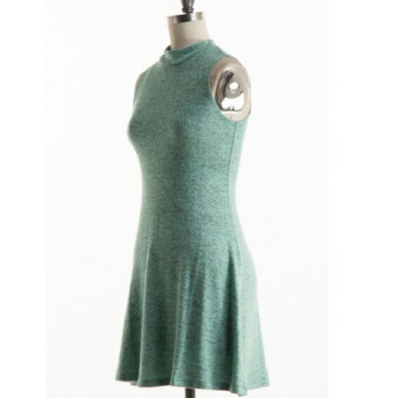 Mint green knit dress - Picture 2 of 4