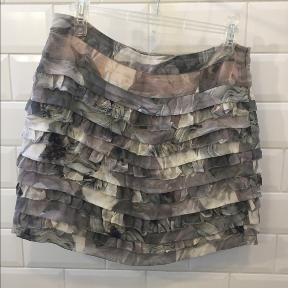 DVF Ruffle skirt - Picture 2 of 4