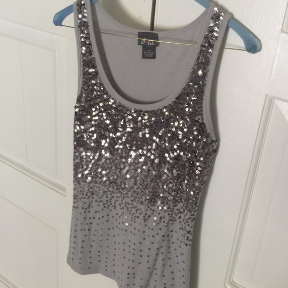 Sequin Tank😍 - Picture 3 of 4